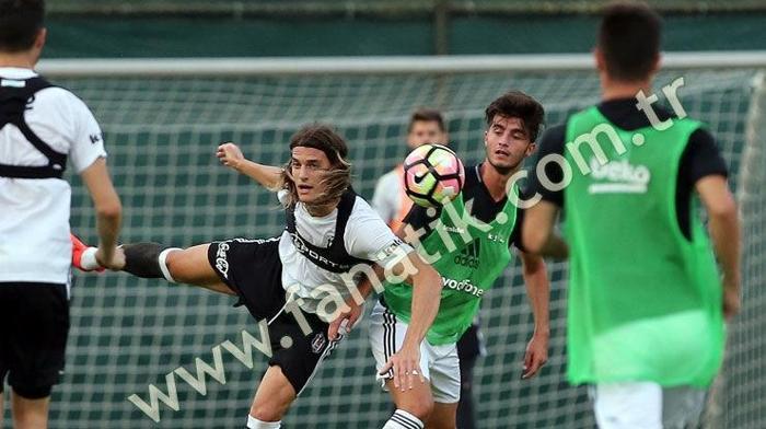 Beşiktaş, U-21 takımı ile antrenman maçı yaptı