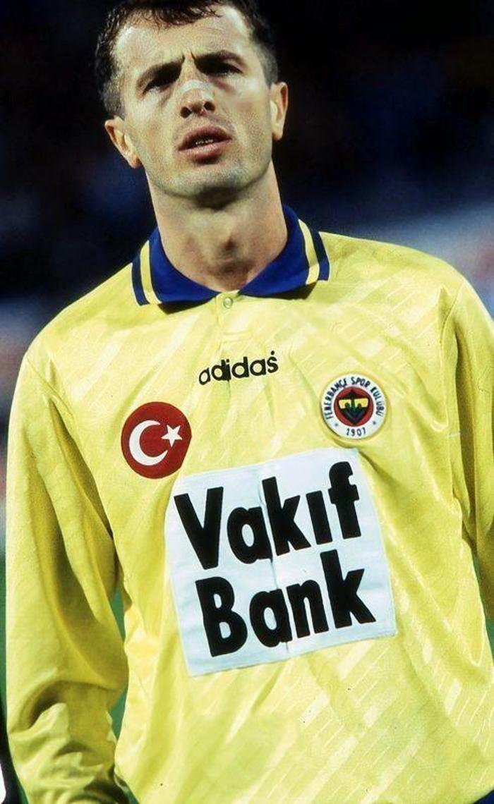 3 büyüklerde forma giyen futbolcular