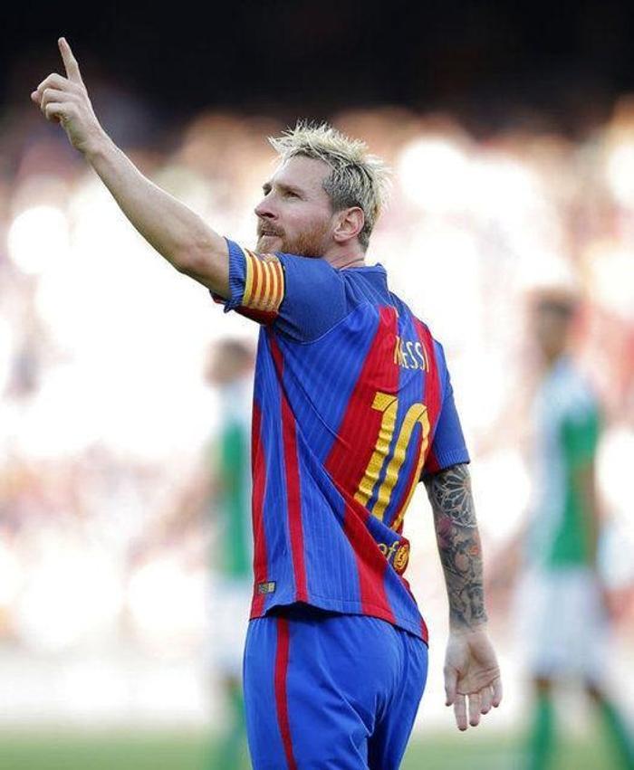 2. Messi (Barcelona) - 93