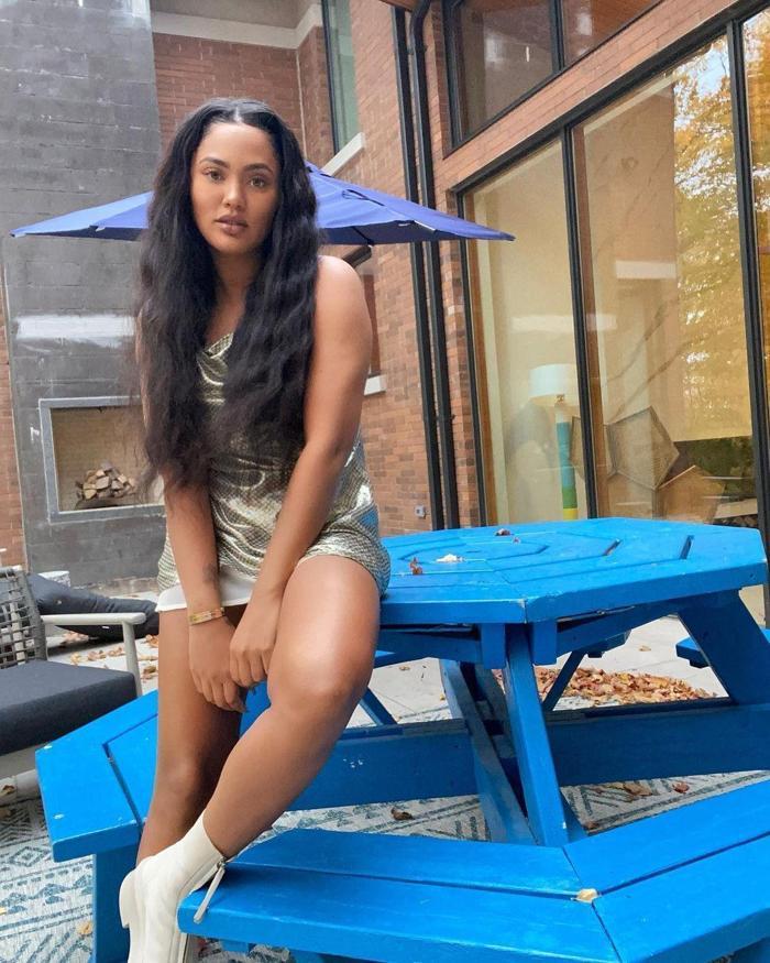 Çırılçıplak poz veren Ayesha Curry gelen yoruma sitem etti