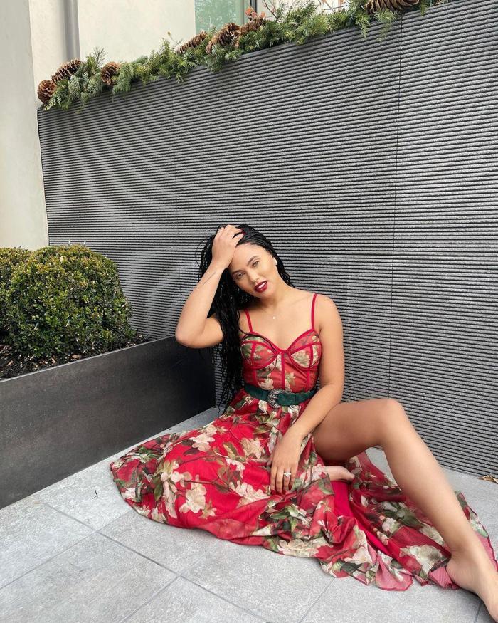 Çırılçıplak poz veren Ayesha Curry gelen yoruma sitem etti