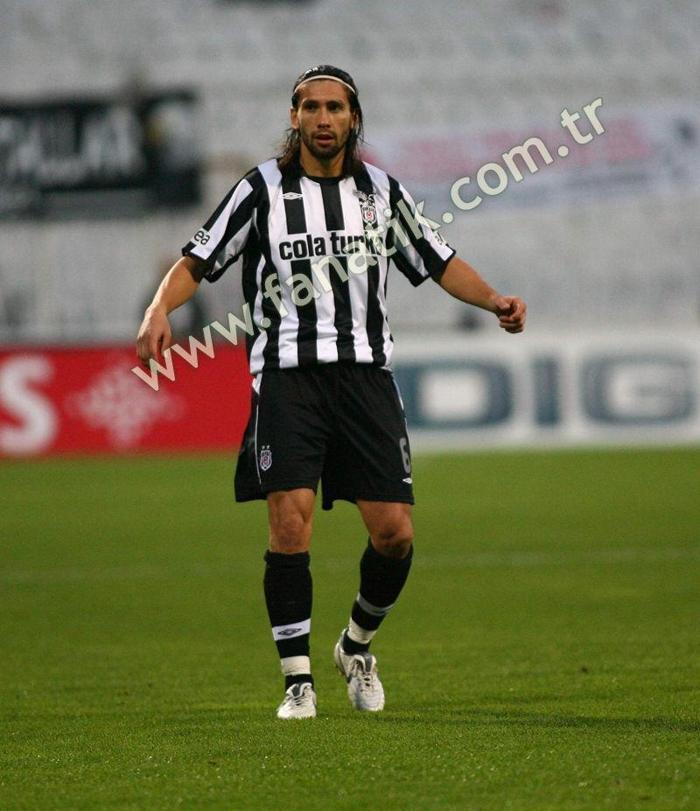 3 büyüklerde forma giyen futbolcular