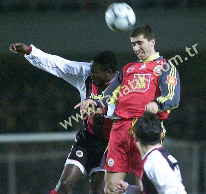 3 büyüklerde forma giyen futbolcular