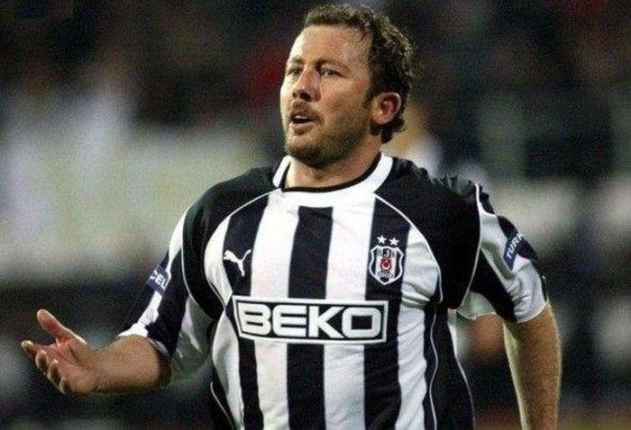 3 büyüklerde forma giyen futbolcular