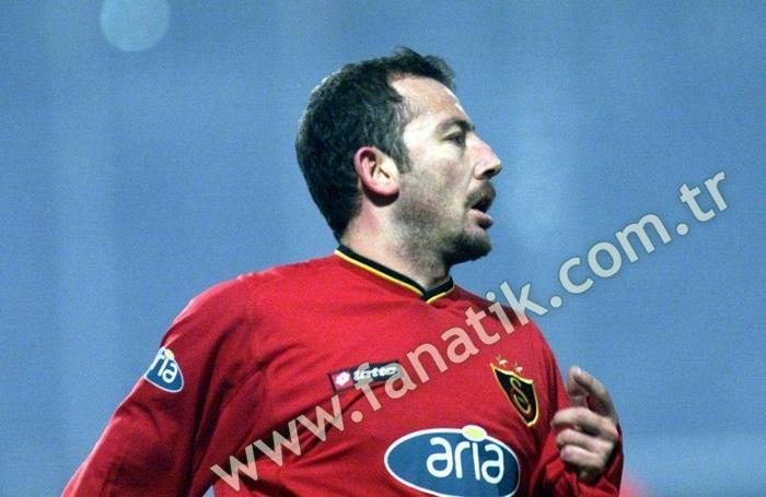 3 büyüklerde forma giyen futbolcular