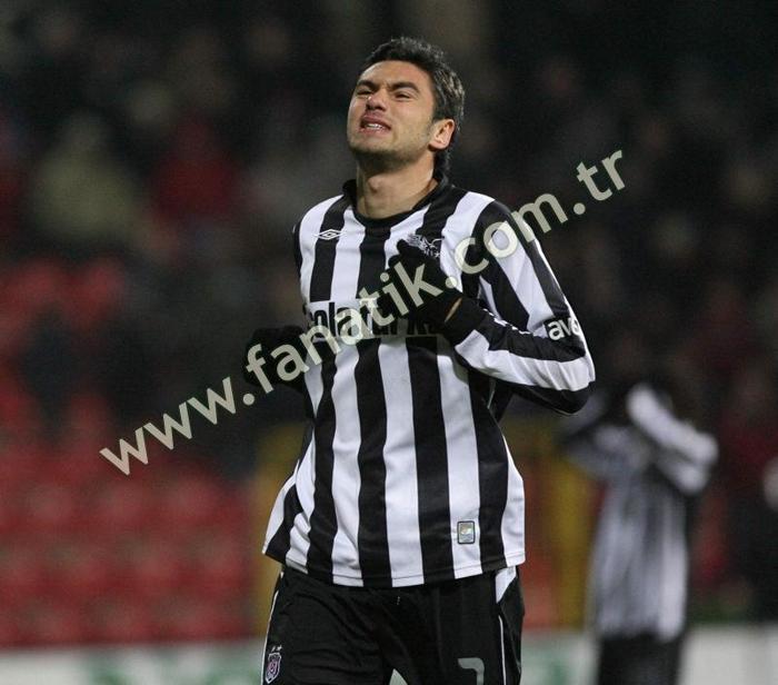 3 büyüklerde forma giyen futbolcular