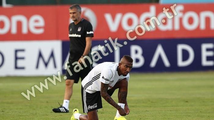 Beşiktaşın yeni transferi Talisca ilk idmanına çıktı