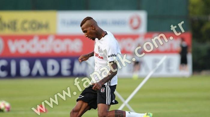 Beşiktaşın yeni transferi Talisca ilk idmanına çıktı