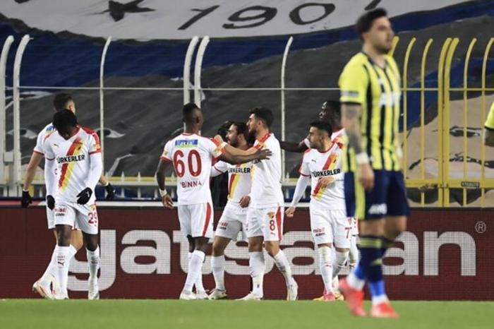 Fenerbahçe penaltı bekledi