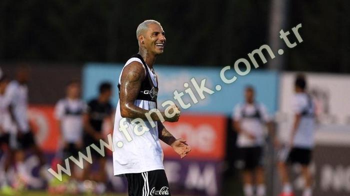 Beşiktaşın yeni transferi Talisca ilk idmanına çıktı