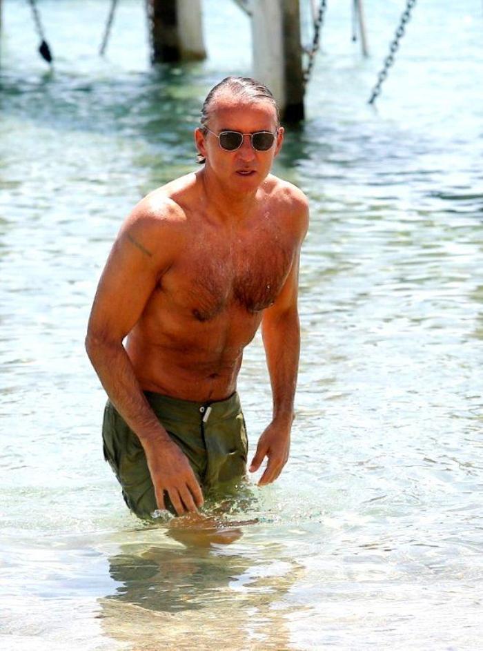 55 yaşındaki Roberto Mancini fit vücudu ile hayran bıraktı