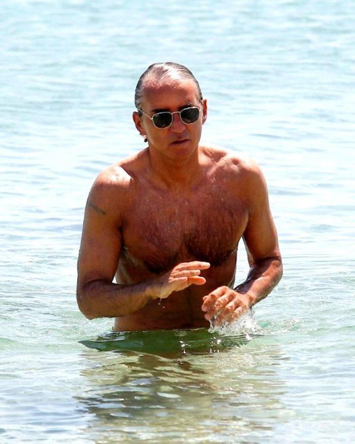 55 yaşındaki Roberto Mancini fit vücudu ile hayran bıraktı