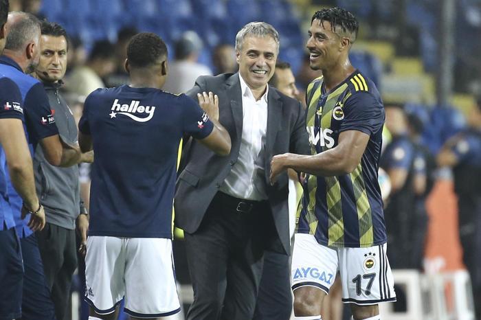 Fanatik yazarlarının Başakşehir - Fenerbahçe maçı yorumları