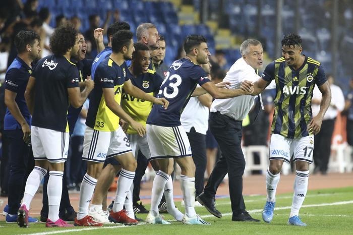 Fanatik yazarlarının Başakşehir - Fenerbahçe maçı yorumları