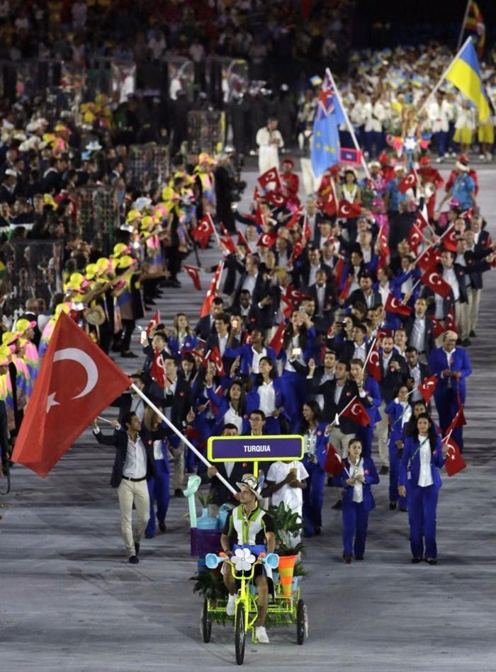 Rio Olimpiyatlarına görkemli açılış