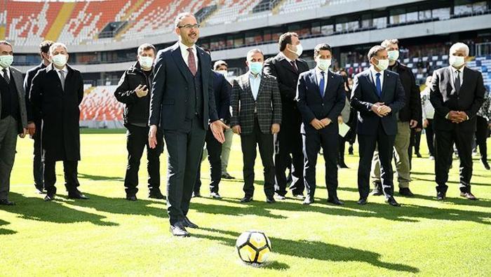 Yeni Adana Stadı resmen hizmete sunuldu