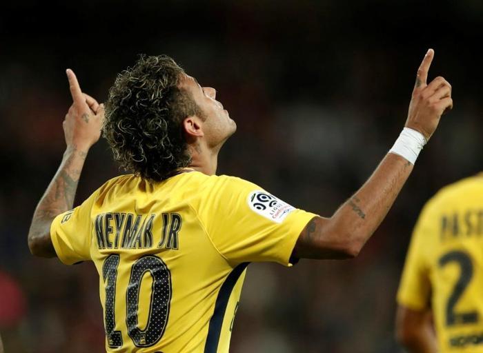Barcelonanın Neymar transferi için ödemesi gereken bonservisi duyurdular