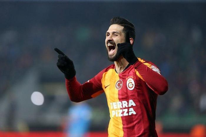 Galatasarayın gizli transfer planı 12 isim gidiyor ve tam 15 milyon euro...
