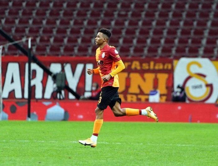 Galatasarayın gizli transfer planı 12 isim gidiyor ve tam 15 milyon euro...