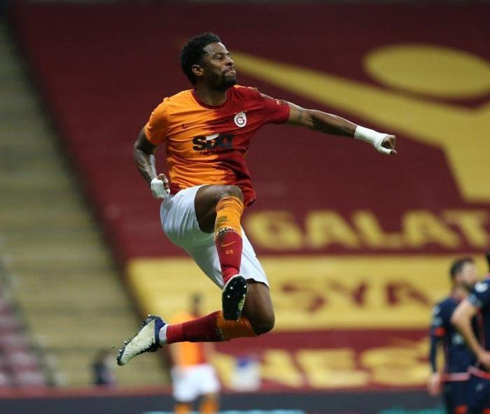 Galatasarayın gizli transfer planı 12 isim gidiyor ve tam 15 milyon euro...