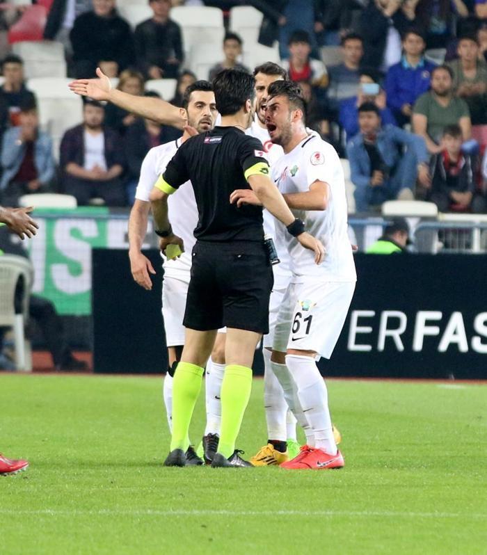 HAKEMİN MİDESİ BOZULSA