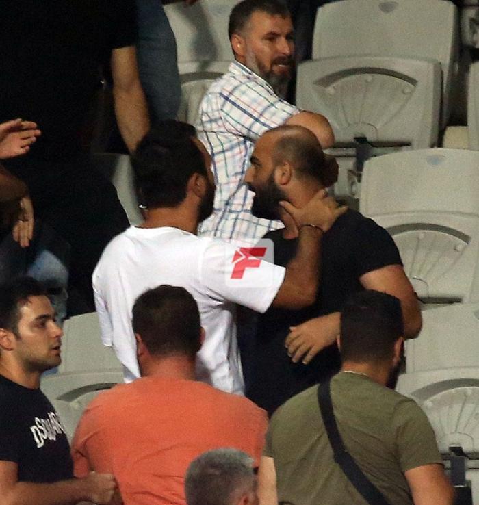 Arda Turanın kardeşi ile Fenerbahçe taraftarı arasında tartışma