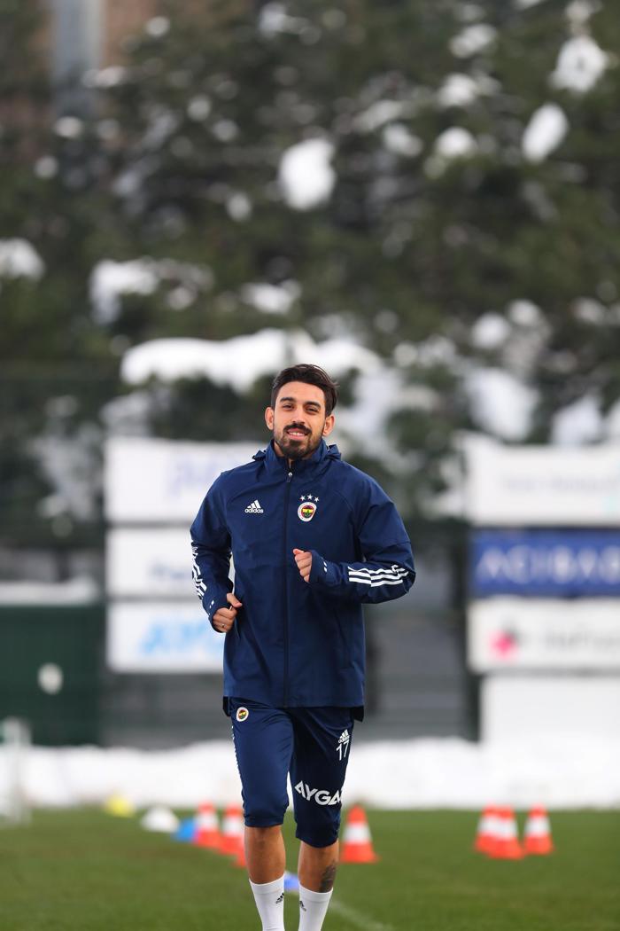 Fenerbahçede Pelkas takımla çalıştı, Gustavo ve İrfan Can özel program ile idman yaptı