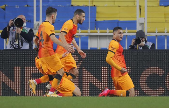Fenerbahçe - Galatasaray | Mostafa Mohamedin golü sosyal medyayı salladı