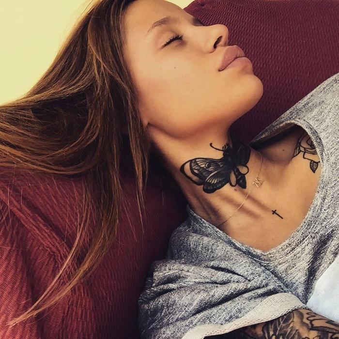 Sergio Agüeronun yanındaki dövmeli güzel Zoe Cristofoli