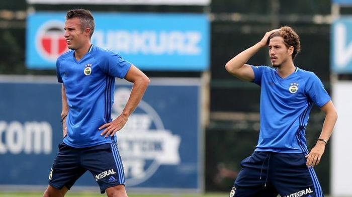 Fenerbahçede Robin van Persie bilmecesi