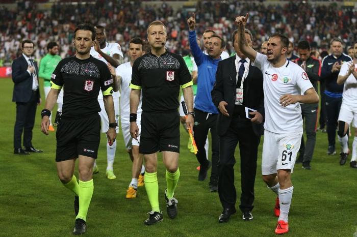 Fanatik yazarlarının Akhisarspor - Galatasaray maçı yorumları