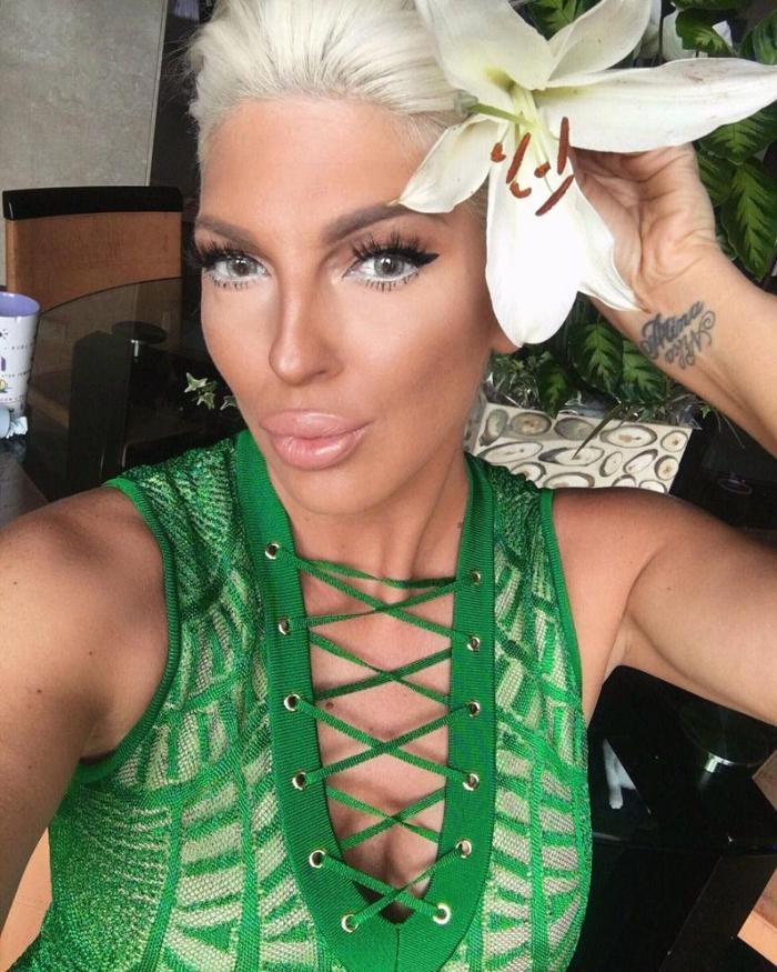 Jelena Karleusa: Formumu dans ve seksle koruyorum