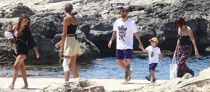 Lionel Messi sezonun stresini Ibizada atıyor