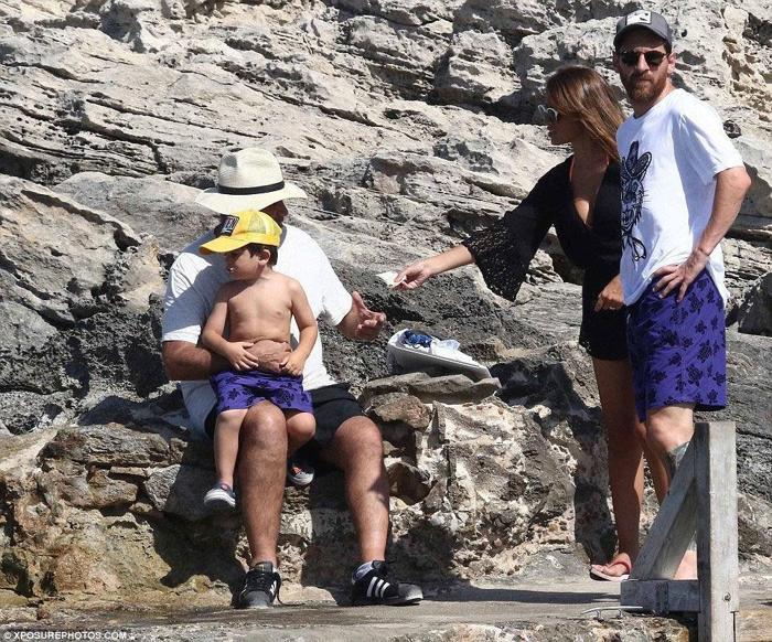 Lionel Messi sezonun stresini Ibizada atıyor