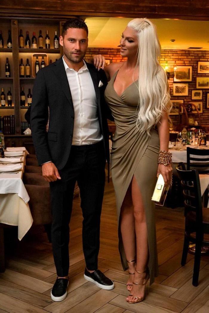 Jelena Karleusa: Formumu dans ve seksle koruyorum