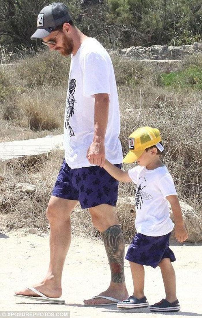 Lionel Messi sezonun stresini Ibizada atıyor
