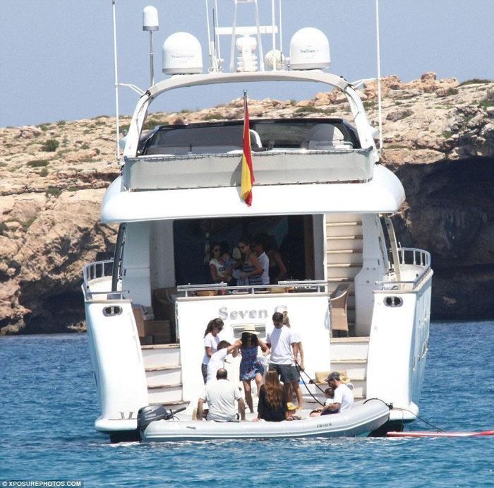 Lionel Messi sezonun stresini Ibizada atıyor