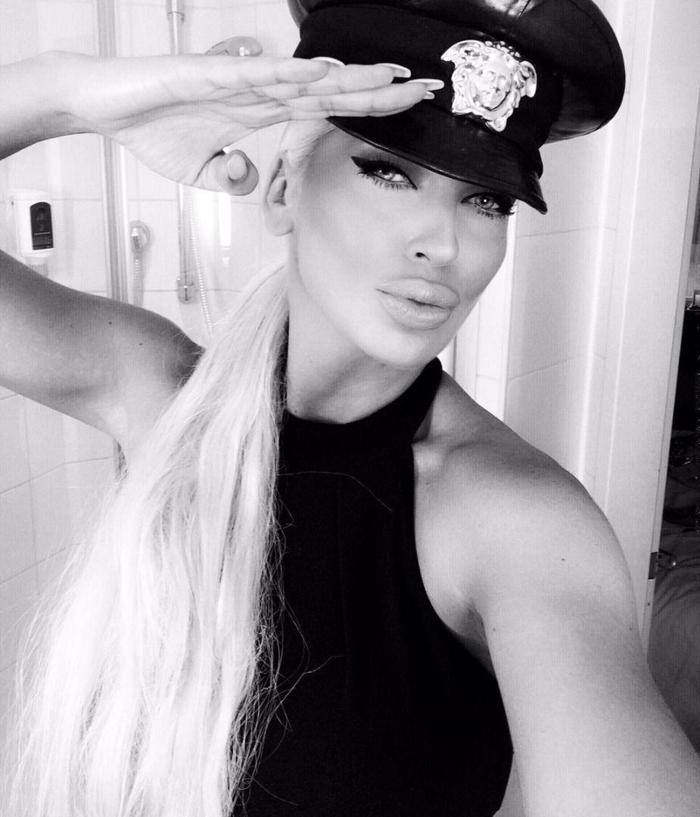 Jelena Karleusa: Formumu dans ve seksle koruyorum
