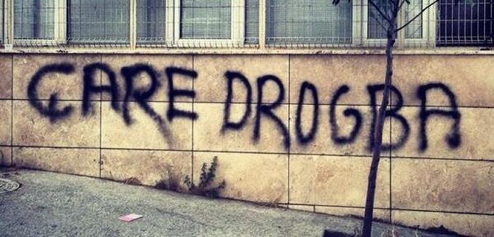 Duvarlara yazılmış 17 tribün sloganı