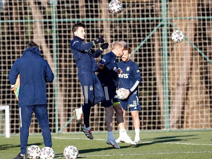 Fenerbahçe Galatasaray derbisine hazırlanıyor