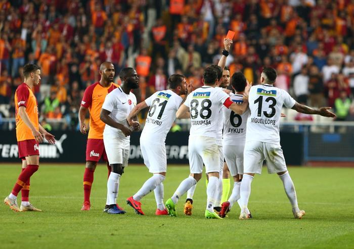 Penaltılar, kırmızı kart, olaylar ve şampiyon Galatasaray