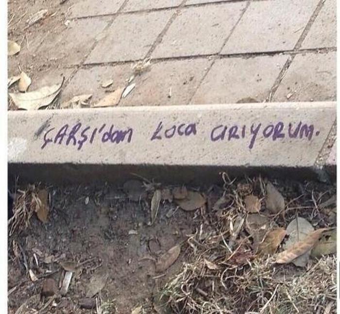 Duvarlara yazılmış 17 tribün sloganı