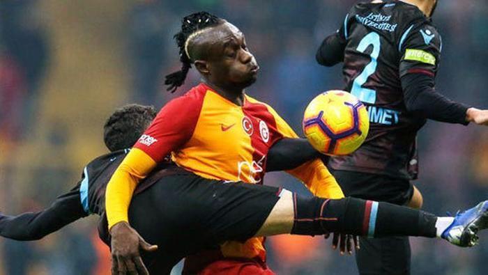 Galatasarayda mı kalacak Mbaye Diagne kafaları karıştırdı