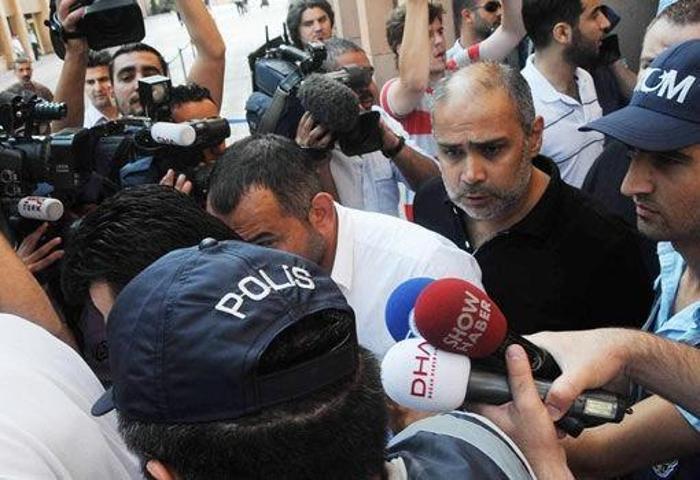 ALİ KIRATLI ( Siyah tişörtlü )