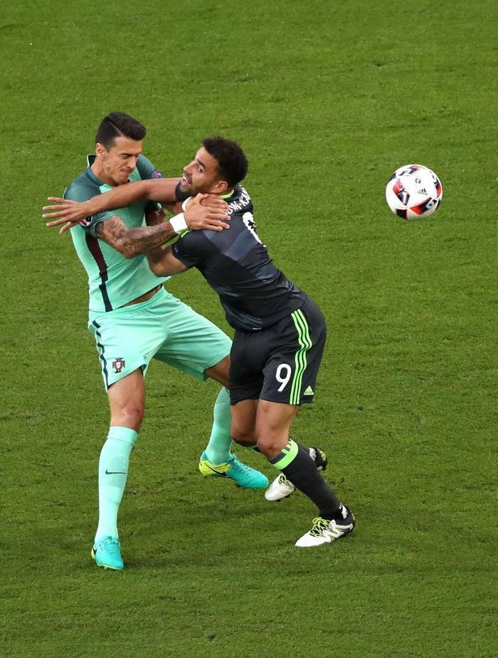 Galatasarayda acil forvet aranıyor