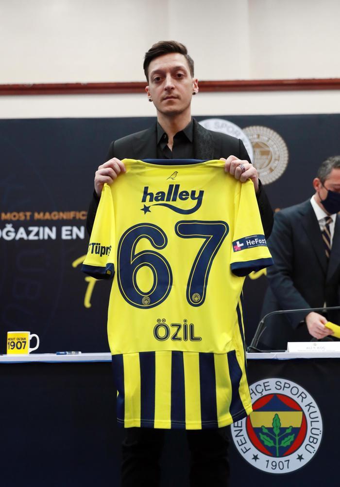 Transfer dönemine Mesut Özil ve İrfan Can Kahveci damga vurdu