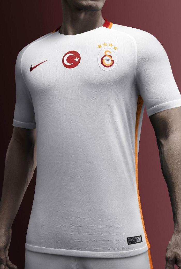 Juventusun forması sosyal meydaya sızdı