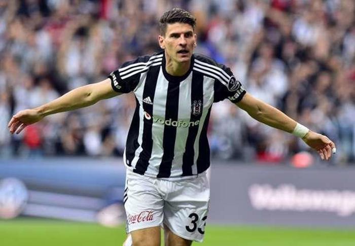 İki kulüp arasında yapılan özel anlaşma sebebiyle Fiorentina, Euro 2016 sonrasında Mario Gomez’i başka bir takıma satarsa, Beşiktaş bu transferden pay alacak.