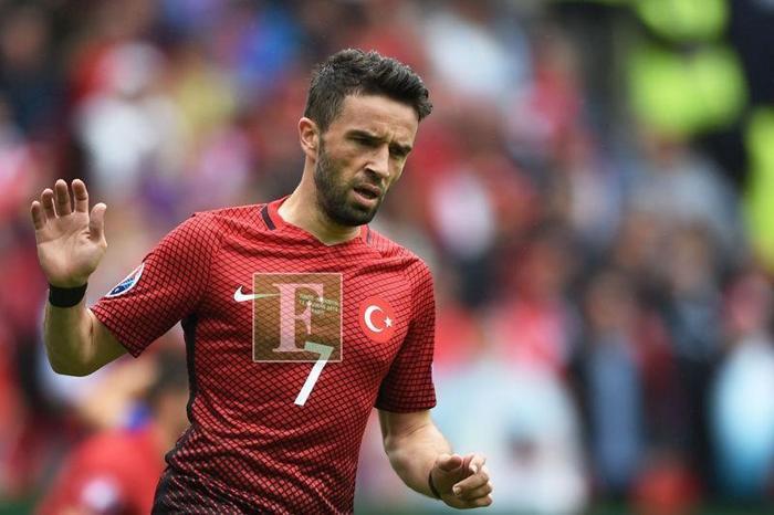 Gökhan Gönül imzayı atıyor Bir ilk...