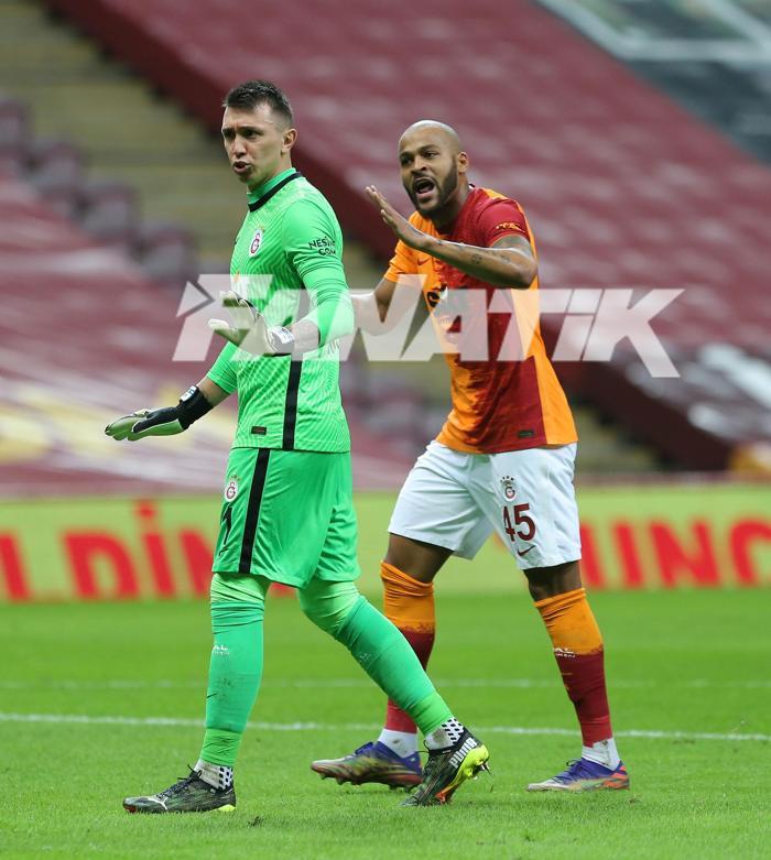 Galatasaray taraftarı mest oldu Fernando Musleranın devleşmesi, Henry Onyekurunun golü...